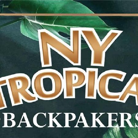 Ny Tropical Backpackers Hostel เดอซารู ภายนอก รูปภาพ